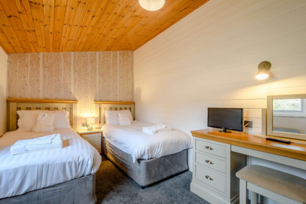 8485807-KIELDER_WATERSIDE-LODGE_3_OTTERSTONE_SPA-11-800